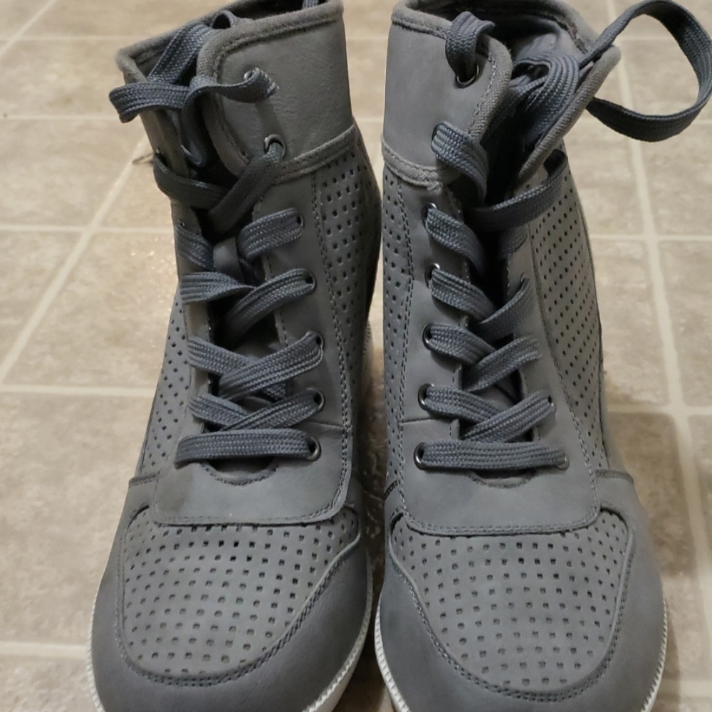 Gray Size 11 Womens Shoes